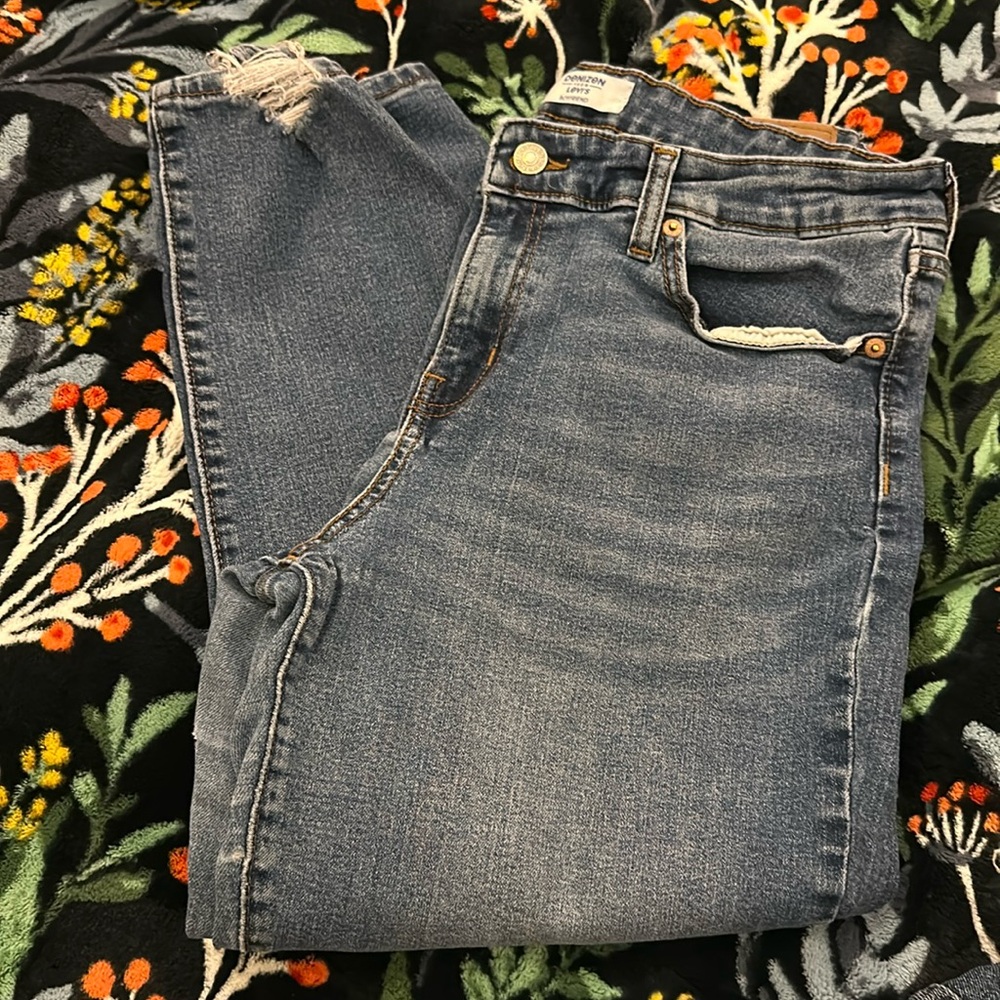 Levi’s Boyfriend Jeans- 14